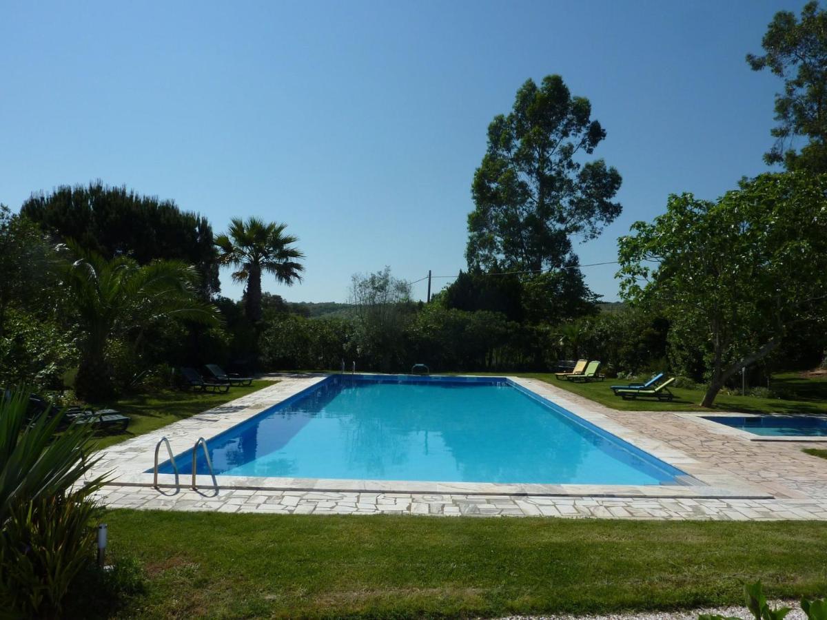 Inviting Holiday Home In Montemor O Novo With Pool Екстериор снимка